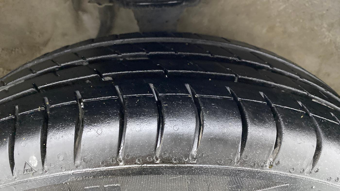 2012 Maruti Zen Estilo VXI, Petrol, Manual, 1,11,170 km, Right Front Tyre Tread