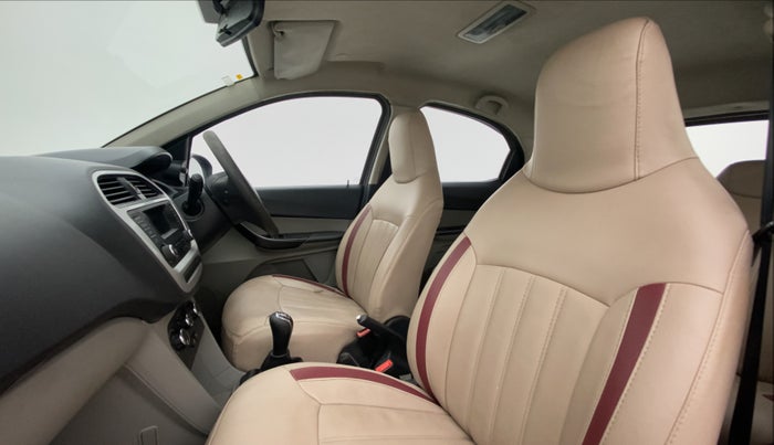 2016 Tata Tiago XT DIESEL, Diesel, Manual, 64,990 km, Right Side Front Door Cabin