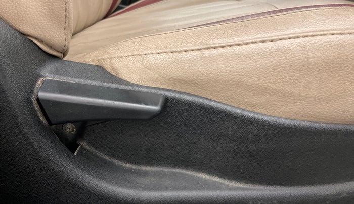 2016 Tata Tiago XT DIESEL, Diesel, Manual, 64,990 km, Driver Side Adjustment Panel