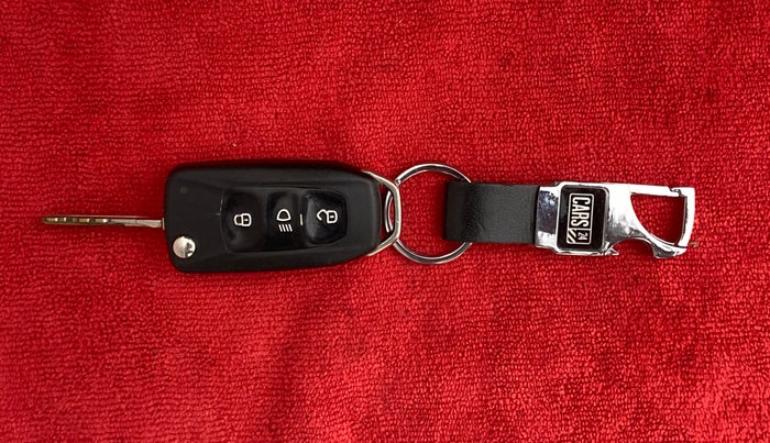 2016 Tata Tiago XT DIESEL, Diesel, Manual, 64,990 km, Key Close Up