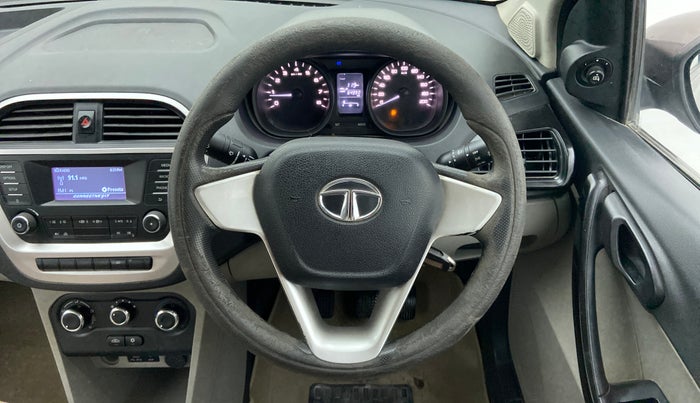 2016 Tata Tiago XT DIESEL, Diesel, Manual, 64,990 km, Steering Wheel Close Up