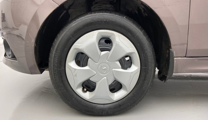 2016 Tata Tiago XT DIESEL, Diesel, Manual, 64,990 km, Left Front Wheel