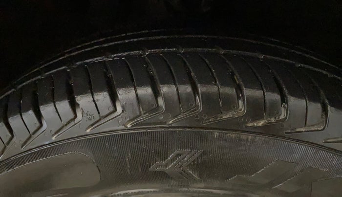 2016 Hyundai i10 MAGNA 1.1, Petrol, Manual, 58,512 km, Right Front Tyre Tread