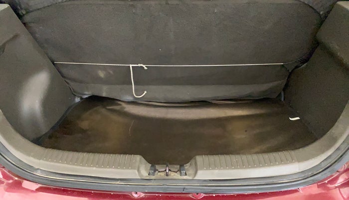 2016 Hyundai i10 MAGNA 1.1, Petrol, Manual, 58,512 km, Boot Inside