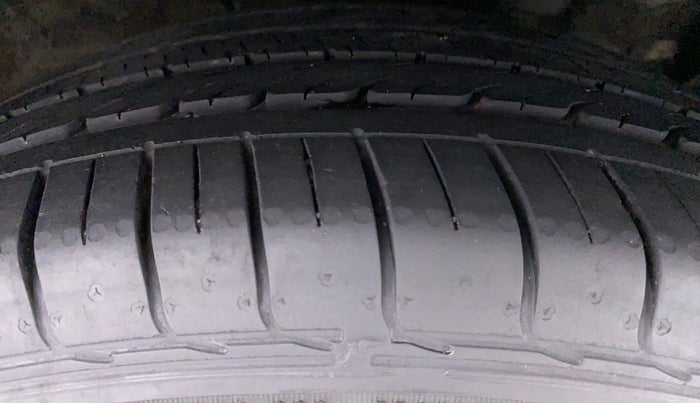 2020 KIA SELTOS HTX 1.5 PETROL MT, Petrol, Manual, 23,733 km, Right Front Tyre Tread