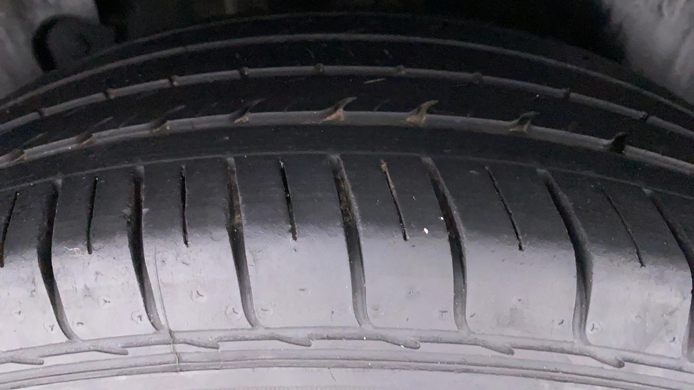 2020 KIA SELTOS HTX 1.5 PETROL MT, Petrol, Manual, 23,733 km, Right Rear Tyre Tread