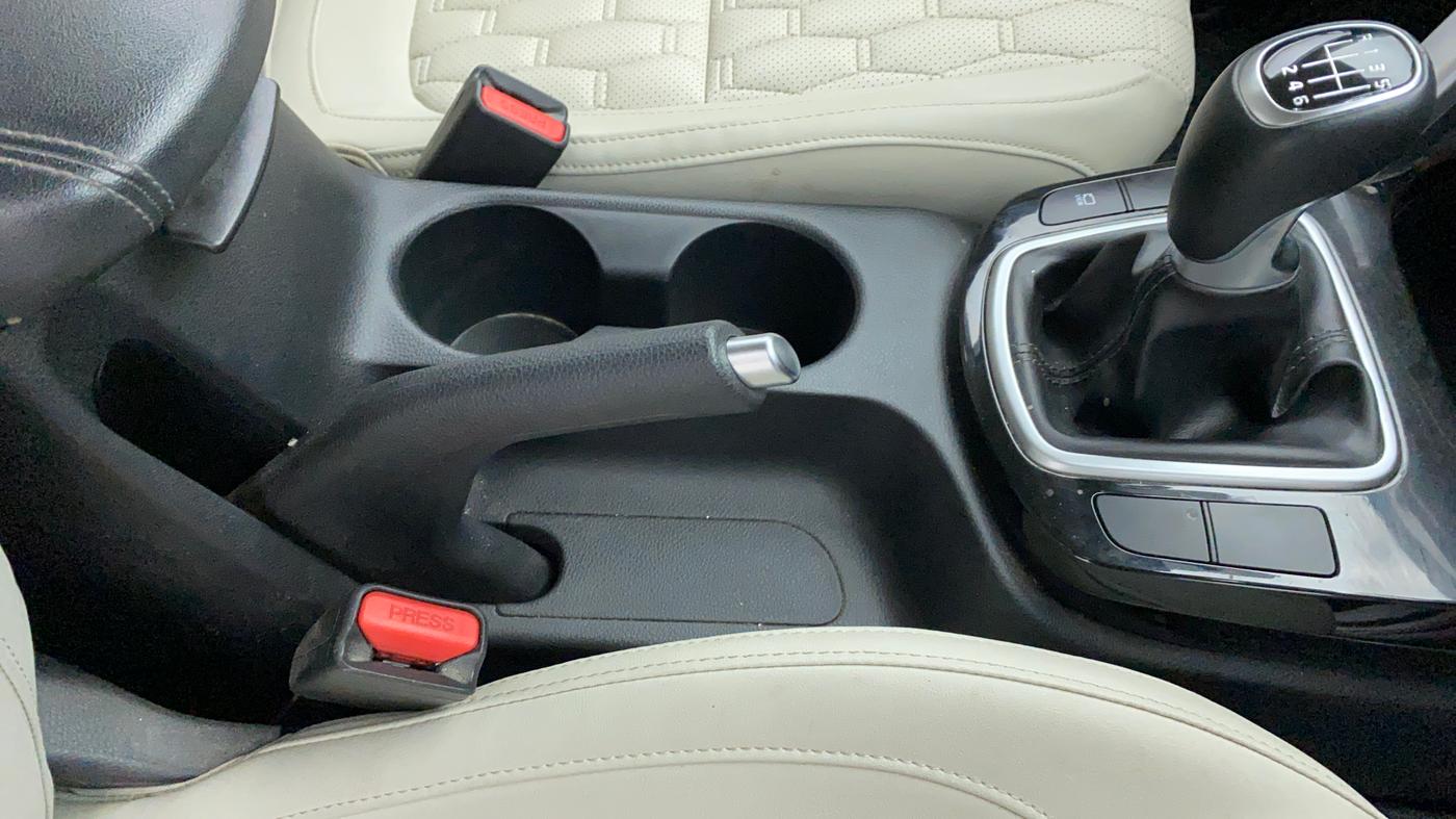 2020 KIA SELTOS HTX 1.5 PETROL MT, Petrol, Manual, 23,733 km, Gear Lever