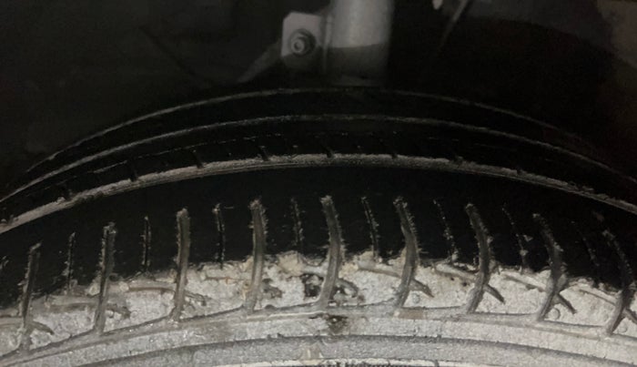 2018 Maruti Baleno DELTA PETROL 1.2, Petrol, Manual, 64,893 km, Left Front Tyre Tread