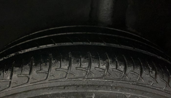 2018 Maruti Baleno DELTA PETROL 1.2, Petrol, Manual, 64,893 km, Left Rear Tyre Tread