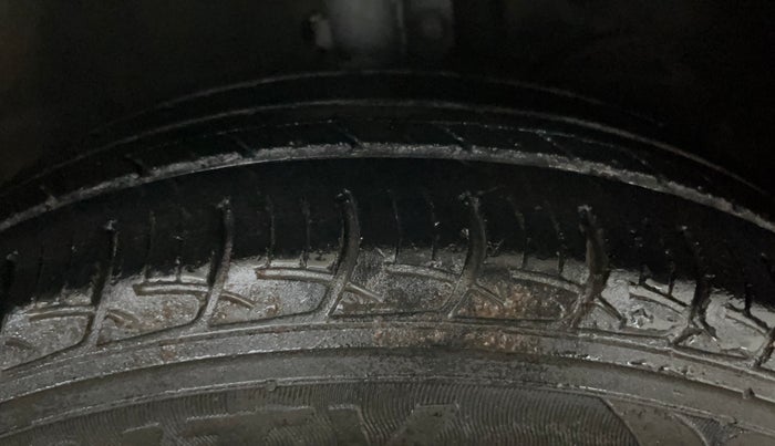 2018 Maruti Baleno DELTA PETROL 1.2, Petrol, Manual, 64,893 km, Right Front Tyre Tread