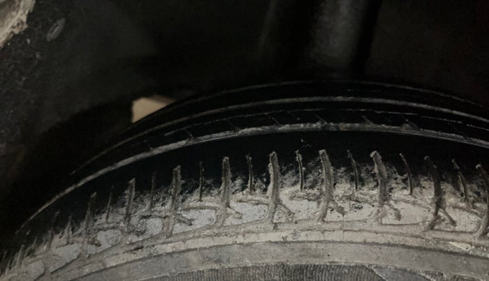 2018 Maruti Baleno DELTA PETROL 1.2, Petrol, Manual, 64,893 km, Right Rear Tyre Tread