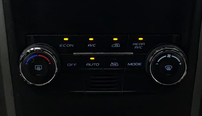 2016 Mahindra XUV500 W10 AWD, Diesel, Manual, 86,876 km, Automatic Climate Control