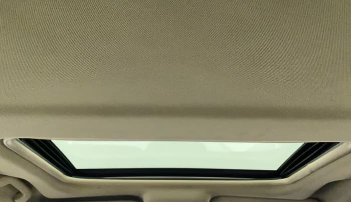 2016 Mahindra XUV500 W10 AWD, Diesel, Manual, 86,876 km, Moonroof/ Sunroof