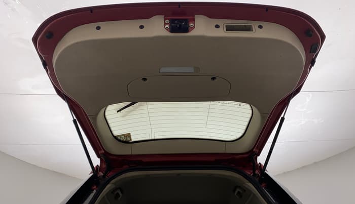 2016 Mahindra XUV500 W10 AWD, Diesel, Manual, 86,876 km, Boot Door Open