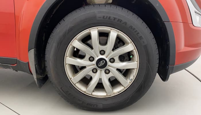 2016 Mahindra XUV500 W10 AWD, Diesel, Manual, 86,876 km, Right Front Wheel