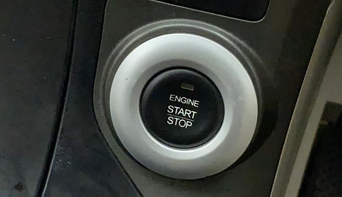 2016 Mahindra XUV500 W10 AWD, Diesel, Manual, 86,876 km, Keyless Start/ Stop Button