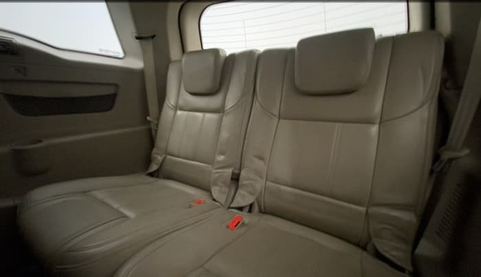 2016 Mahindra XUV500 W10 AWD, Diesel, Manual, 86,876 km, Third Seat Row ( optional )