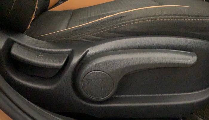 2016 Hyundai i20 Active 1.2 S, Petrol, Manual, 78,239 km, Driver Side Adjustment Panel