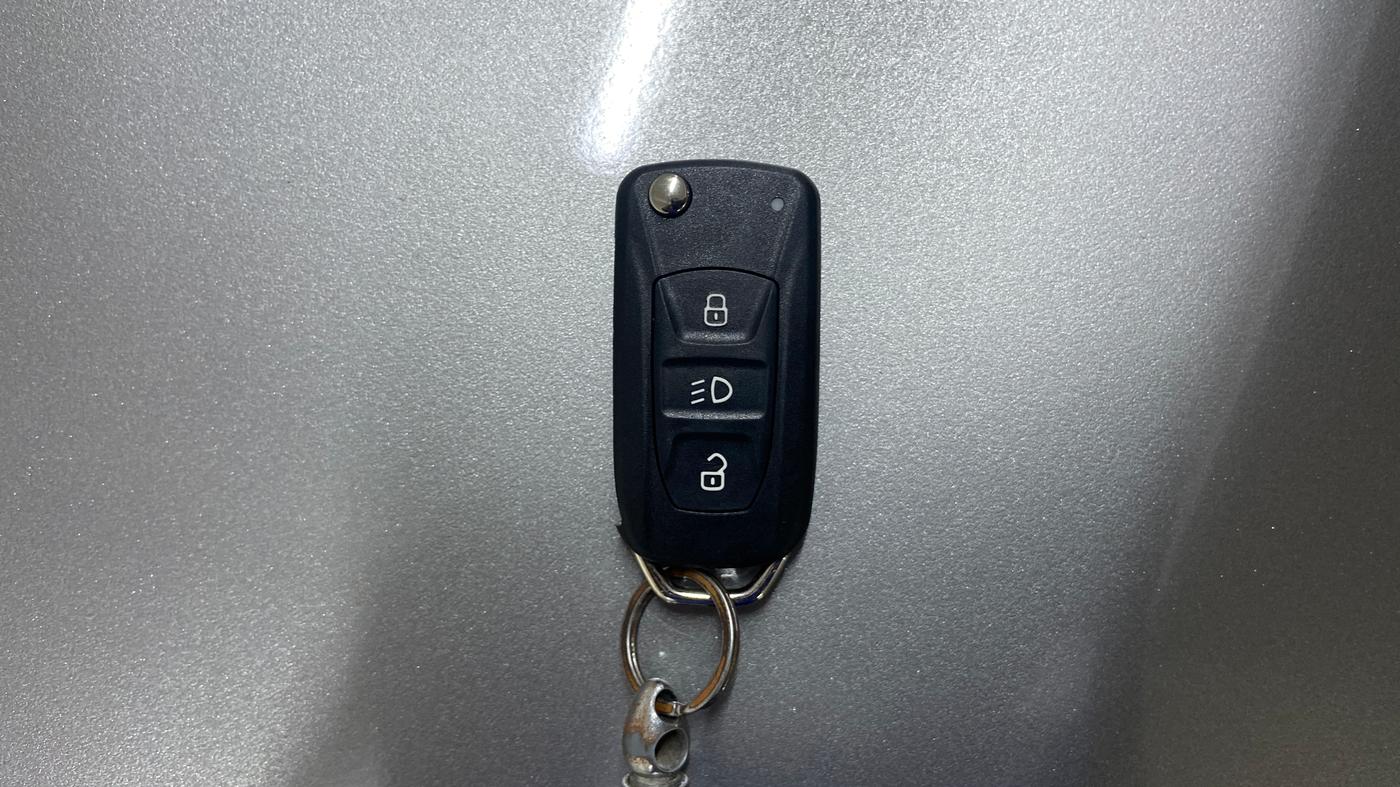 2017 Tata Tiago XZ PETROL, Petrol, Manual, 77,725 km, Key Close Up