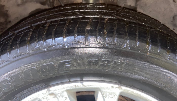 2017 Tata Tiago XZ PETROL, Petrol, Manual, 77,759 km, Left Front Tyre Tread