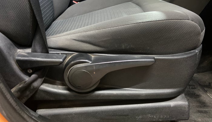 2017 Tata Tiago XZ PETROL, Petrol, Manual, 77,759 km, Driver Side Adjustment Panel