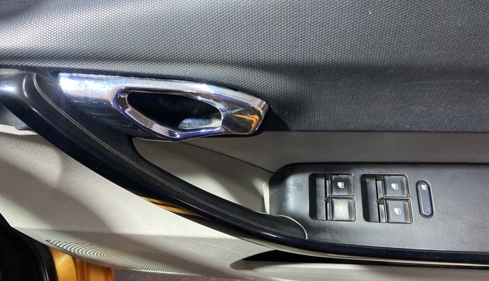2017 Tata Tiago XZ PETROL, Petrol, Manual, 77,759 km, Driver Side Door Panels Control