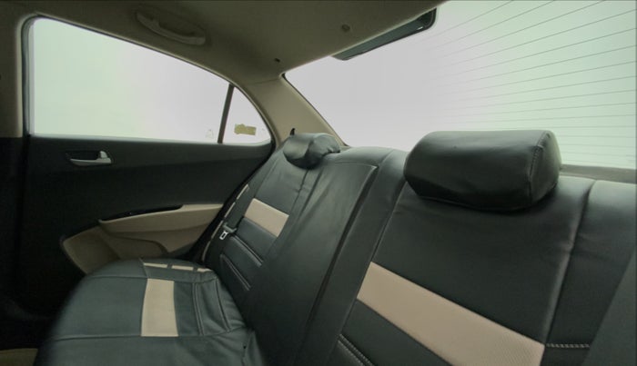 2014 Hyundai Xcent S (O) 1.2, CNG, Manual, 1,05,524 km, Right Side Rear Door Cabin