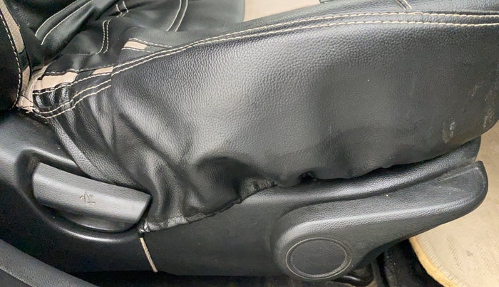 2014 Hyundai Xcent S (O) 1.2, CNG, Manual, 1,05,524 km, Driver Side Adjustment Panel