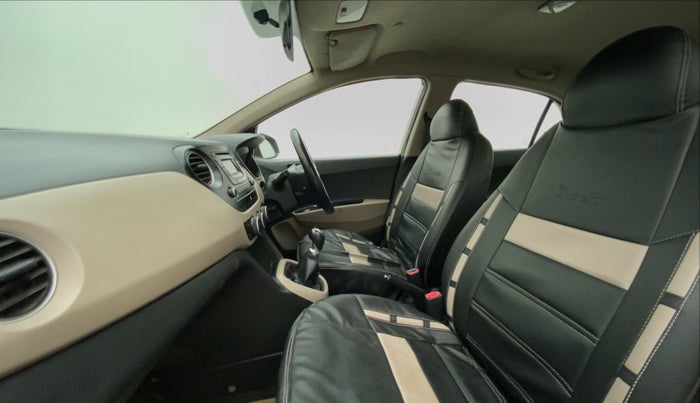 2014 Hyundai Xcent S (O) 1.2, CNG, Manual, 1,05,524 km, Right Side Front Door Cabin