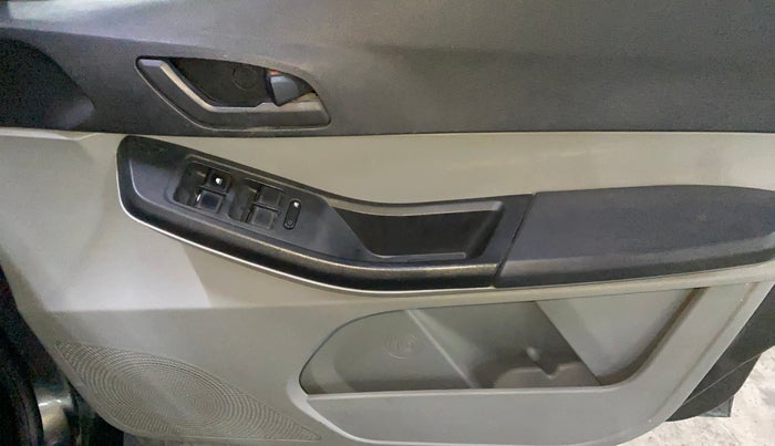2021 Tata Tiago XT PETROL, Petrol, Manual, 43,980 km, Driver Side Door Panels Control