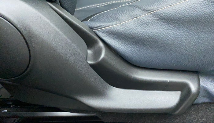 2020 Maruti Swift LXI D, Petrol, Manual, 6,789 km, Driver Side Adjustment Panel