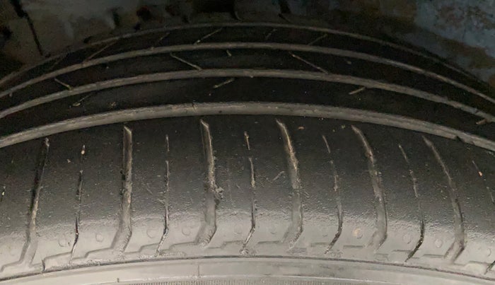 2018 Tata NEXON XZA PLUS DIESEL, Diesel, Automatic, 85,731 km, Right Rear Tyre Tread