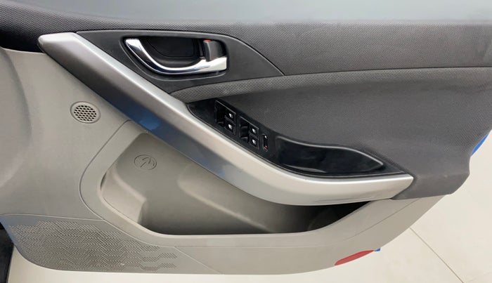 2018 Tata NEXON XZA PLUS DIESEL, Diesel, Automatic, 85,731 km, Driver Side Door Panels Control