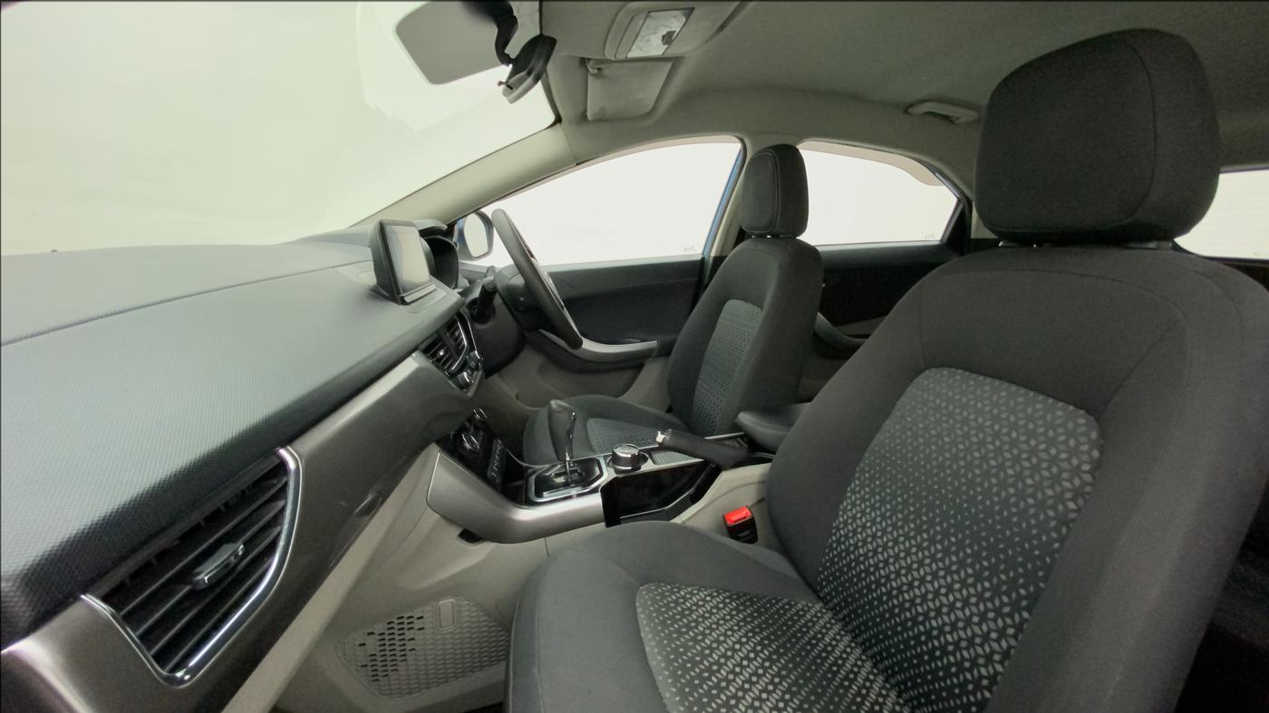 2018 Tata NEXON XZA PLUS DIESEL, Diesel, Automatic, 85,731 km, Right Side Front Door Cabin