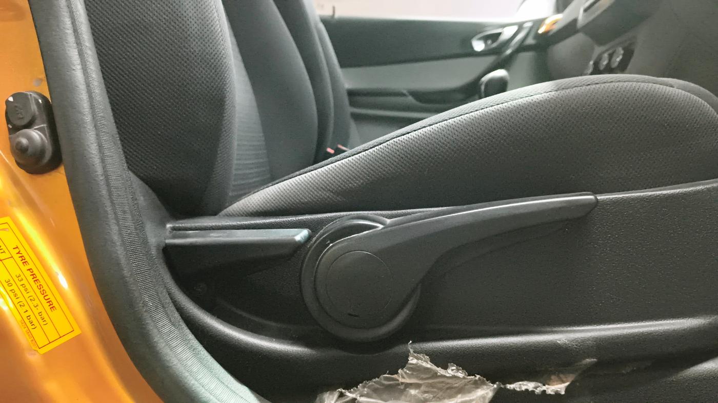 2016 Tata Tiago XZ PETROL, Petrol, Manual, 80,806 km, Driver Side Adjustment Panel