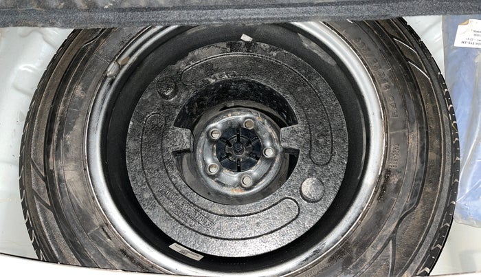 2022 Mahindra XUV300 W8 1.5 DIESEL, Diesel, Manual, 1,01,973 km, Spare Tyre