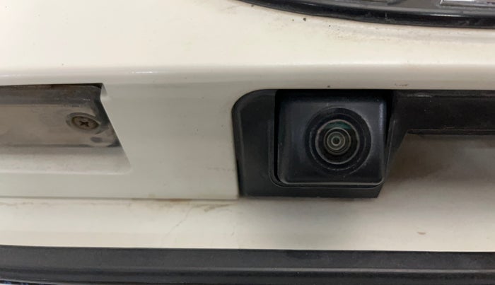 2022 Mahindra XUV300 W8 1.5 DIESEL, Diesel, Manual, 1,01,973 km, Parking Camera