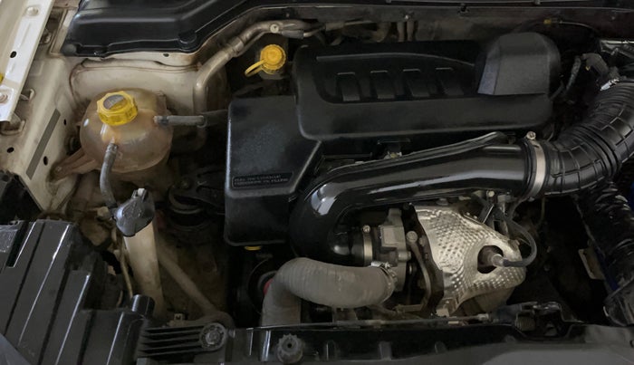 2022 Mahindra XUV300 W8 1.5 DIESEL, Diesel, Manual, 1,01,973 km, Engine View - Right