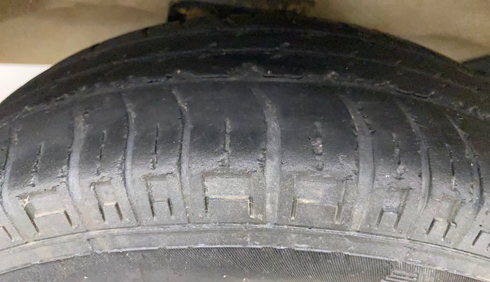 2019 Maruti Eeco 5 STR WITH A/C+HTR, Petrol, Manual, 29,880 km, Left Front Tyre Tread