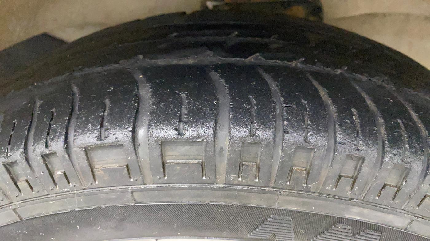 2019 Maruti Eeco 5 STR WITH A/C+HTR, Petrol, Manual, 29,880 km, Right Front Tyre Tread
