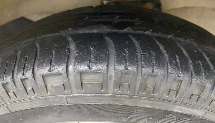 2019 Maruti Eeco 5 STR WITH A/C+HTR, Petrol, Manual, 29,880 km, Right Front Tyre Tread