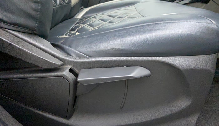 2016 Ford Ecosport 1.5 TREND TI VCT, CNG, Manual, 72,864 km, Driver Side Adjustment Panel