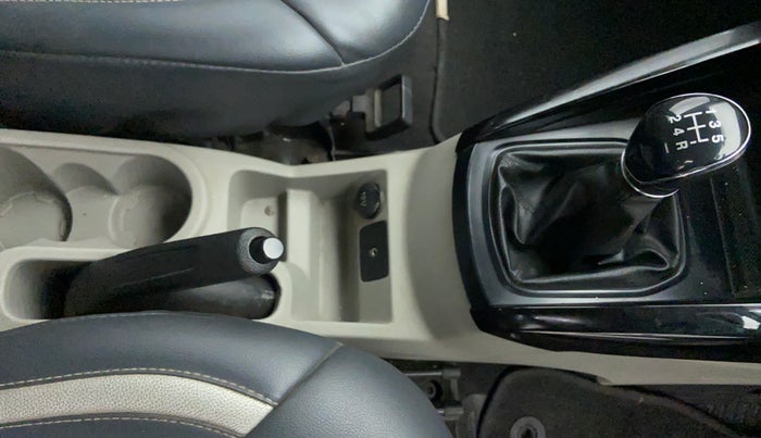 2016 Ford Ecosport 1.5 TREND TI VCT, CNG, Manual, 72,864 km, Gear Lever