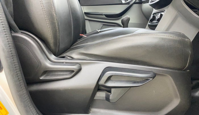 2020 Tata Tiago XZ PLUS PETROL, Petrol, Manual, 38,621 km, Driver Side Adjustment Panel