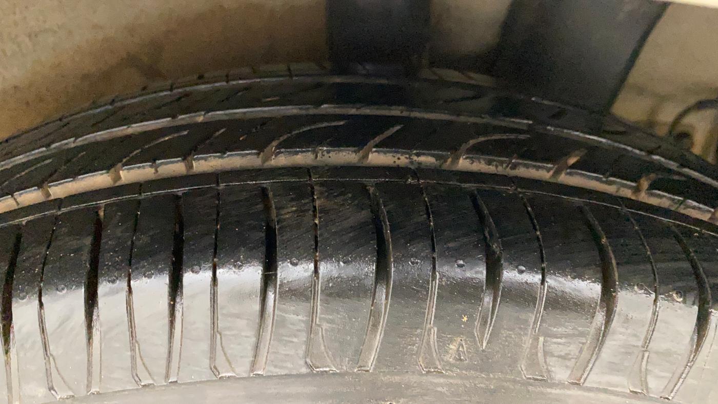 2015 Hyundai Xcent S 1.2, Petrol, Manual, 49,633 km, Left Rear Tyre Tread