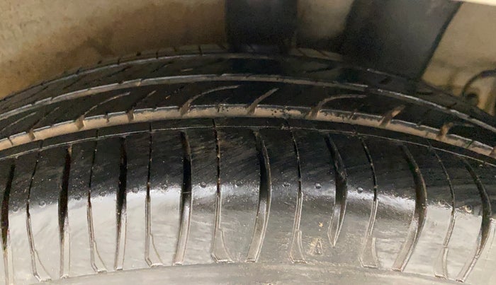2015 Hyundai Xcent S 1.2, Petrol, Manual, 49,633 km, Left Rear Tyre Tread