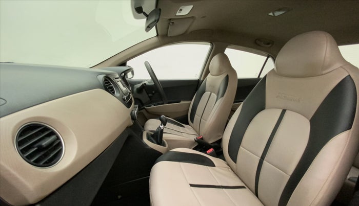 2015 Hyundai Xcent S 1.2, Petrol, Manual, 49,633 km, Right Side Front Door Cabin