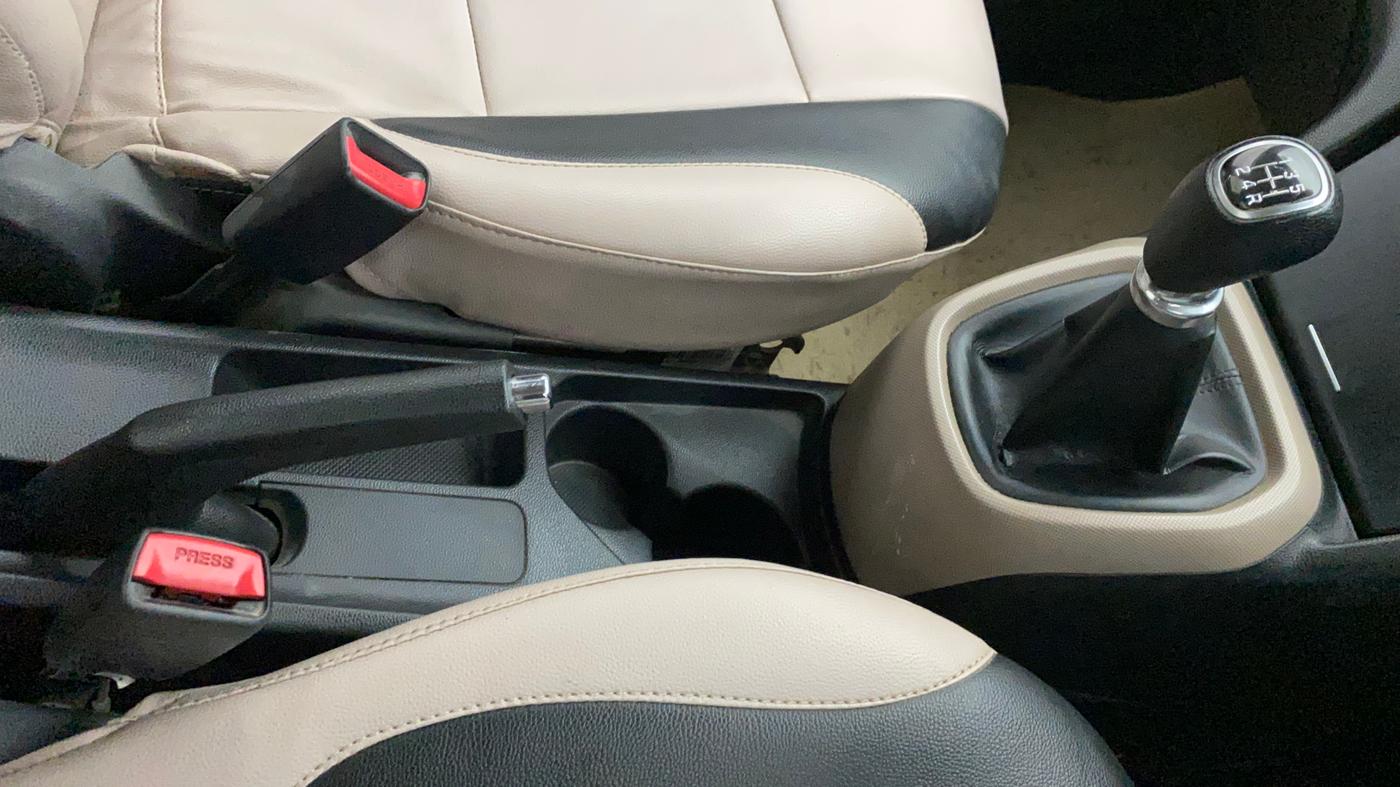 2015 Hyundai Xcent S 1.2, Petrol, Manual, 49,633 km, Gear Lever