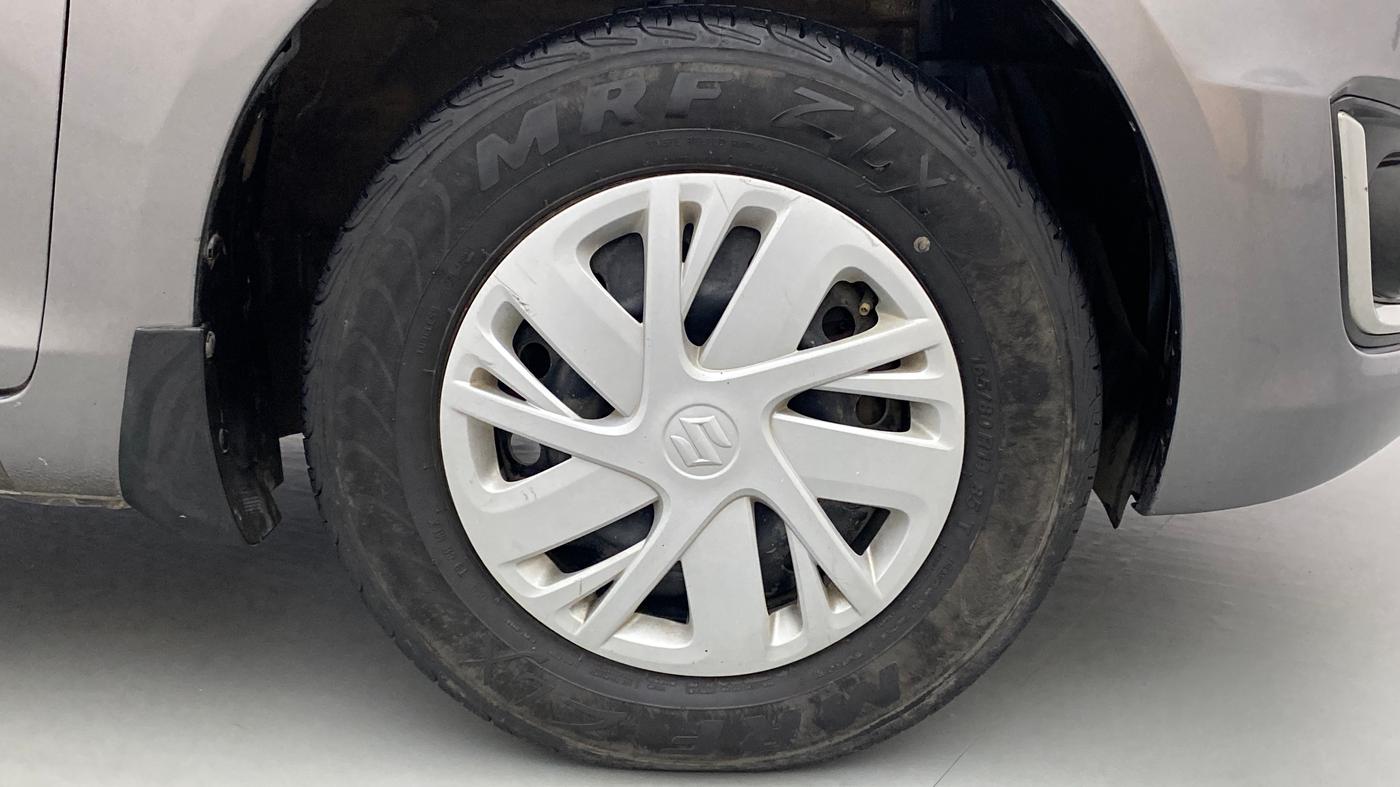 2015 Maruti Swift VXI, Petrol, Manual, 83,640 km, Right Front Wheel
