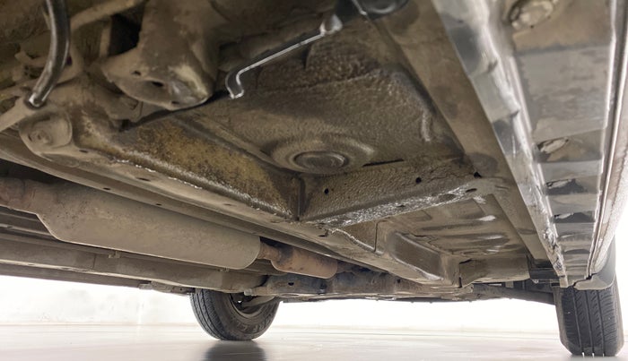 2015 Maruti Swift VXI, Petrol, Manual, 83,640 km, Right Side Underbody